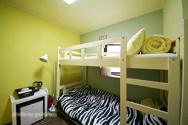 24 Guesthouse Oneroomtel Sinchon Avenuel Seoul